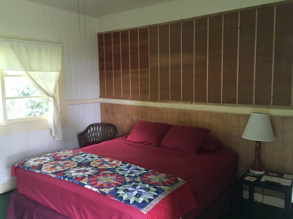 Wild Ginger Inn Hotel & Hostel Hilo Exterior photo